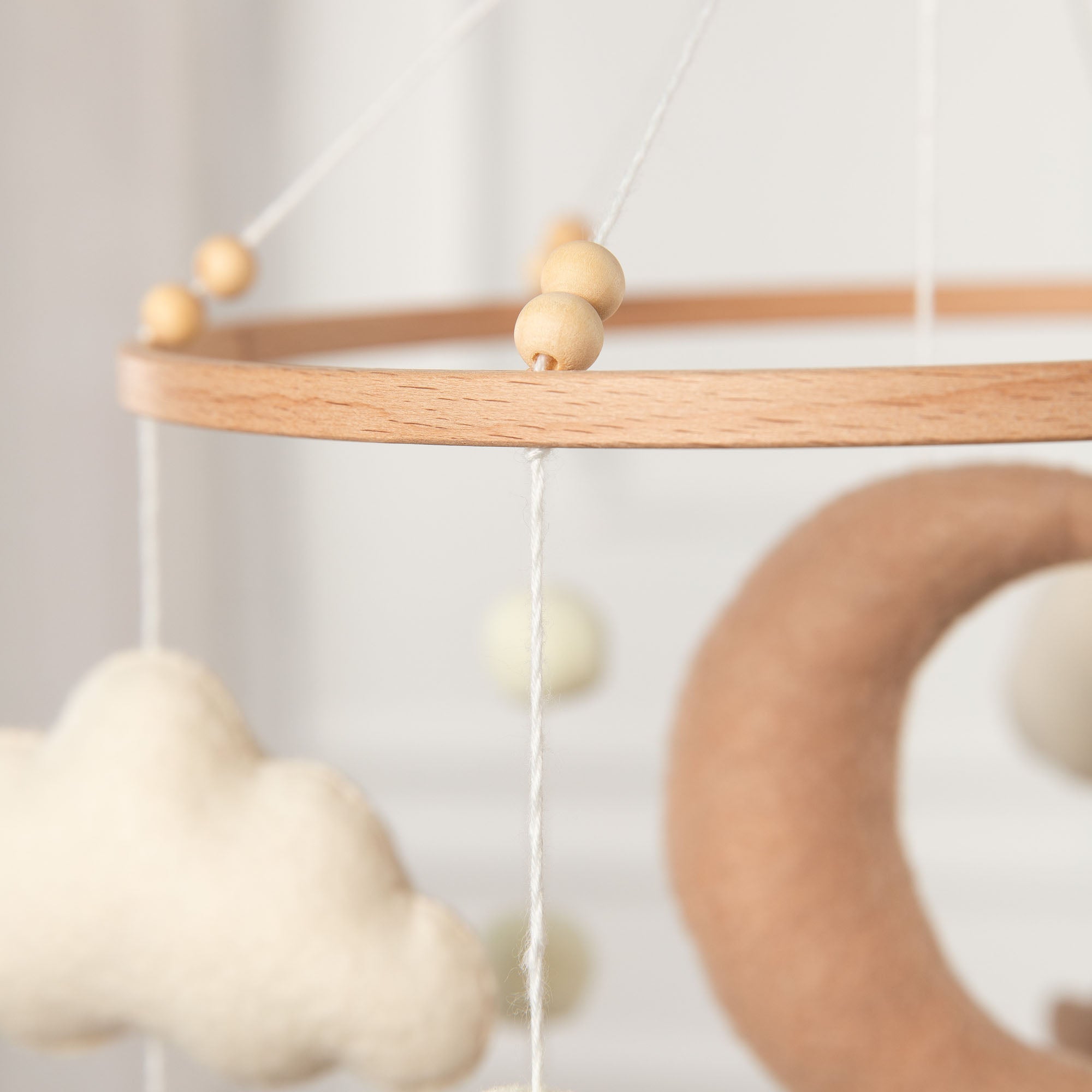 Baby Mobile SAFARI I Filz | 🪡 inkl. einer Stickzeile