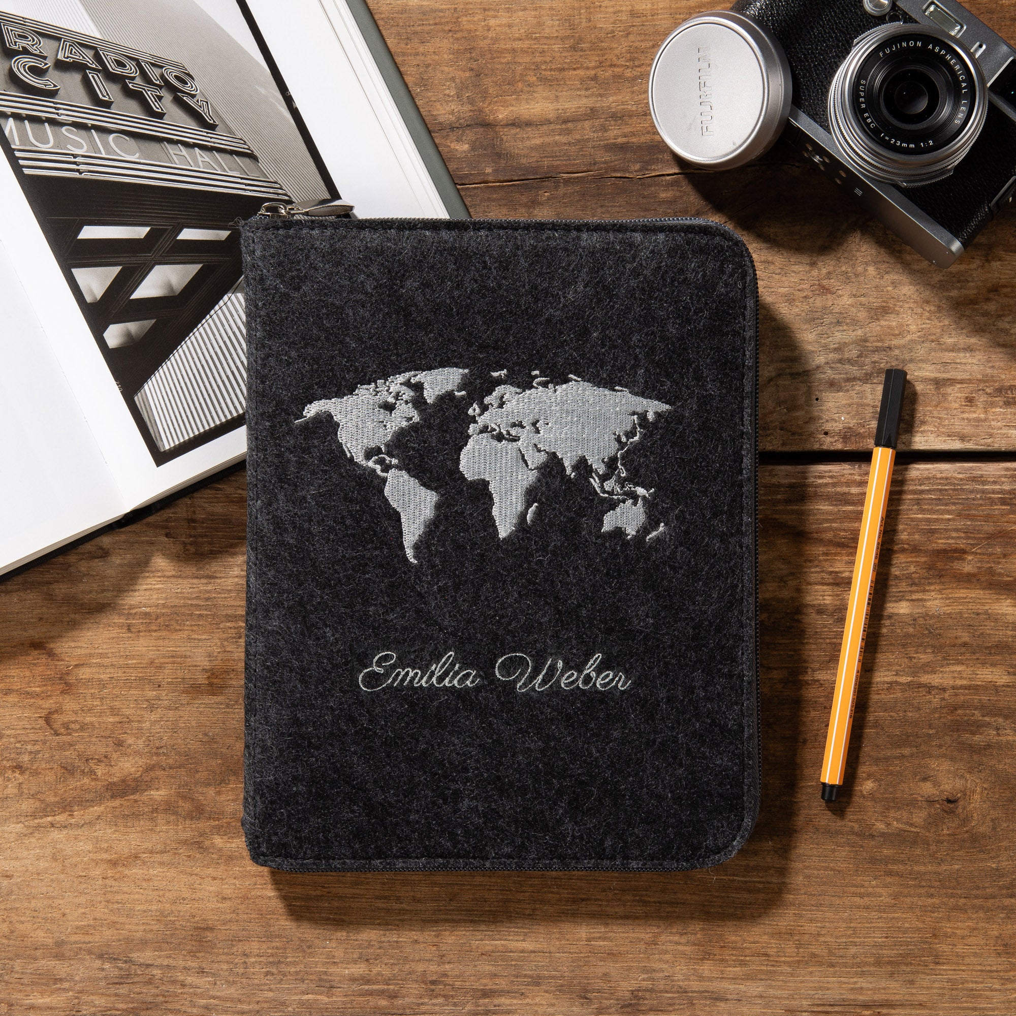 Travel Organizer WORLD MAP | Felt