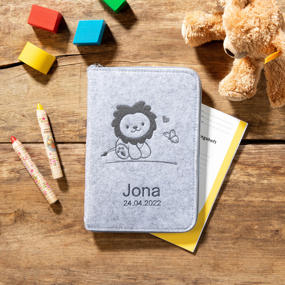 U-booklet & vaccination card cover LION | felt