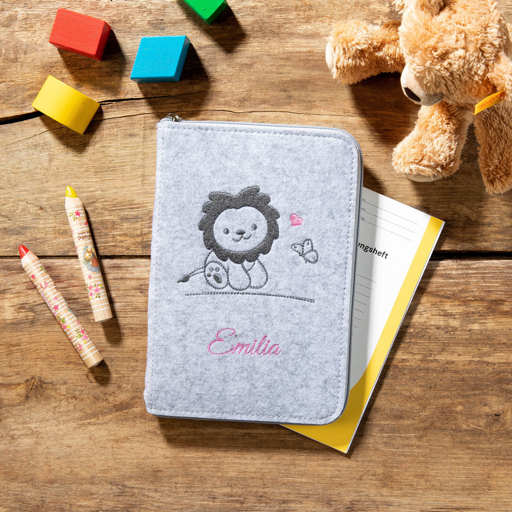 U-booklet & vaccination card cover LION | felt